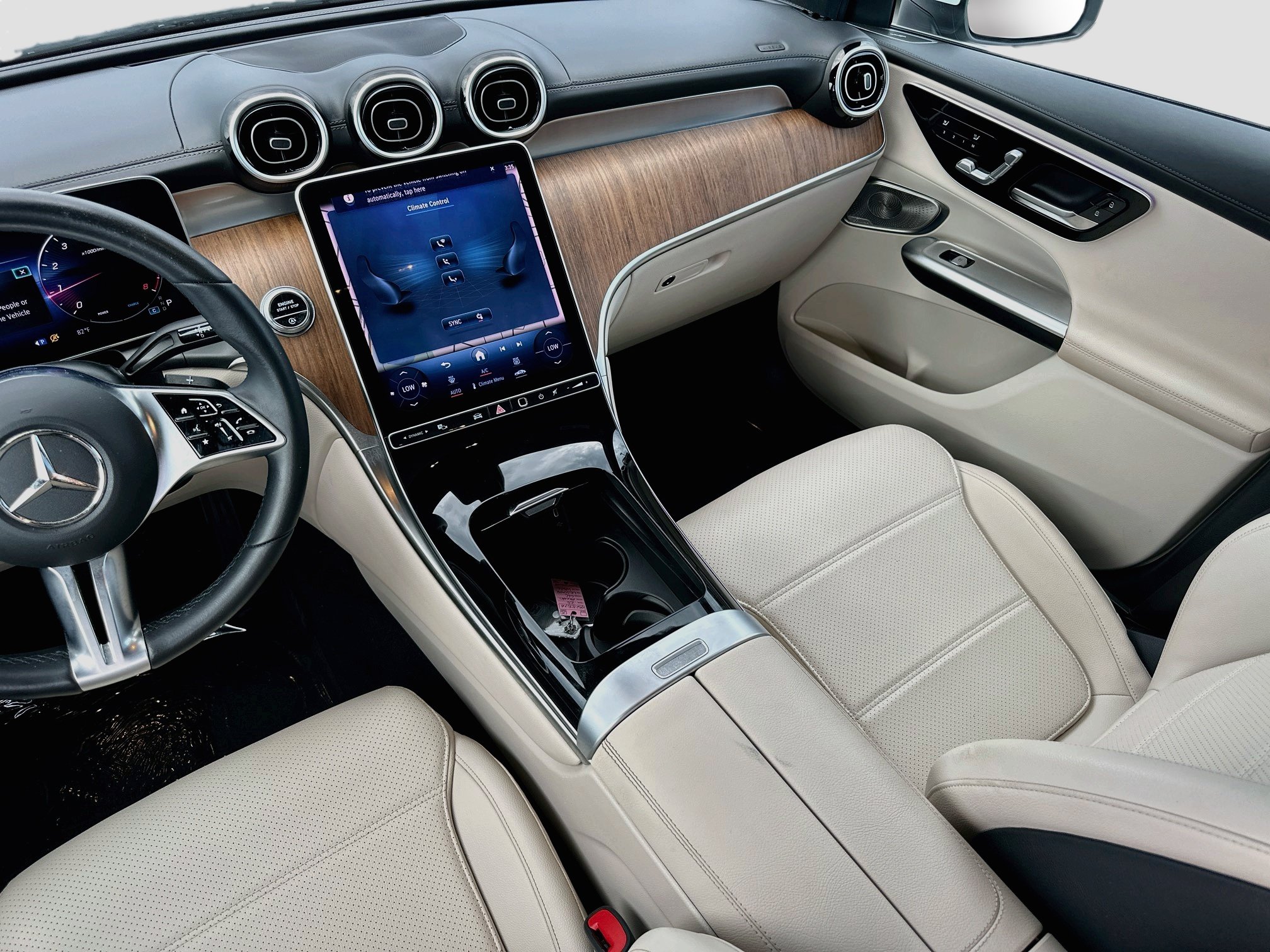 Used 2023 Mercedes-Benz GLC 300 image 25