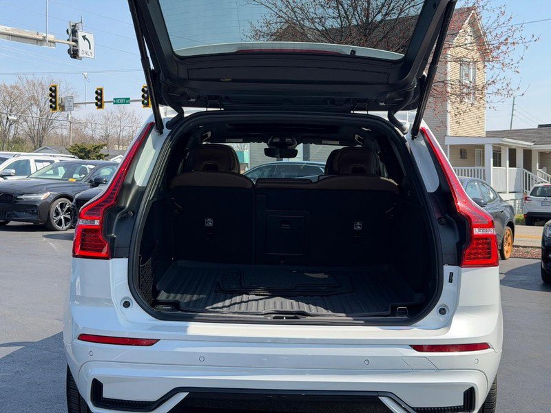 Certified 2024 Volvo XC60 B5 Ultimate w/ Climate Package AWD/4WD image 5