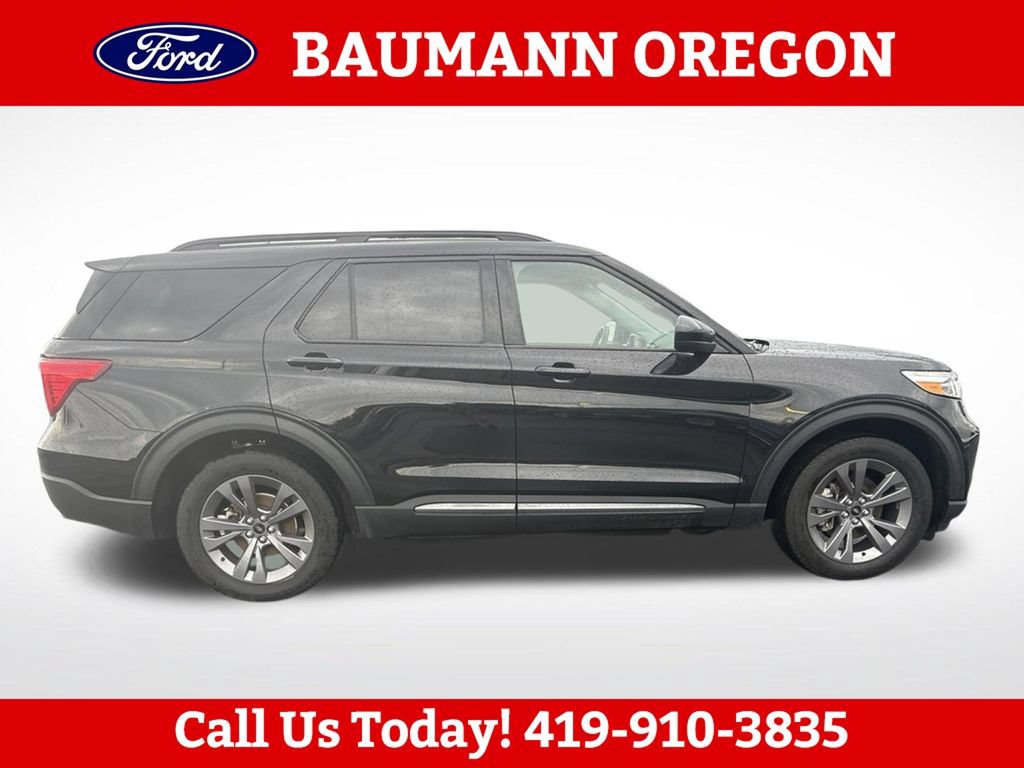 Used 2023 Ford Explorer XLT w/ Equipment Group 202A AWD/4WD image 2