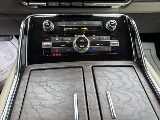 Used 2022 Lincoln Navigator Reserve image 21