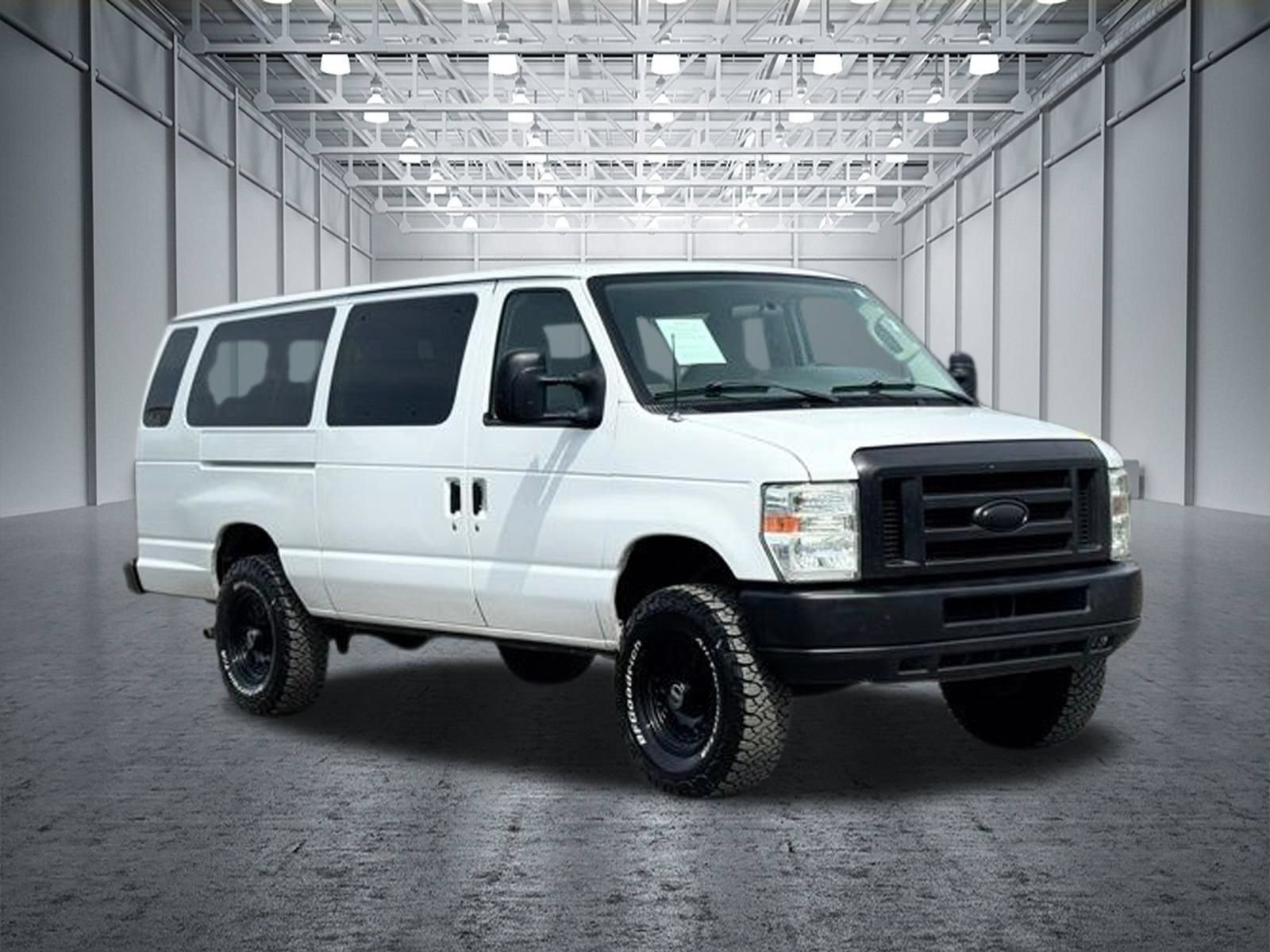 Used 2014 Ford E-350 and Econoline 350 XLT RWD image 4