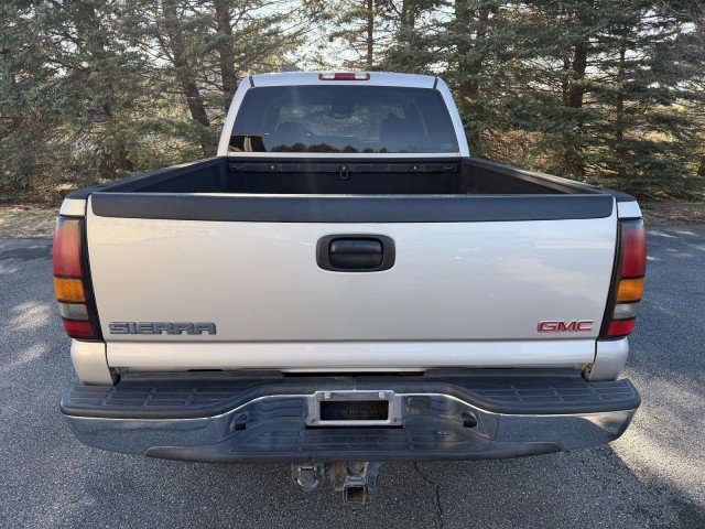 Used 2005 GMC Sierra 2500 SLT w/ Heavy-Duty Power Package AWD/4WD image 24