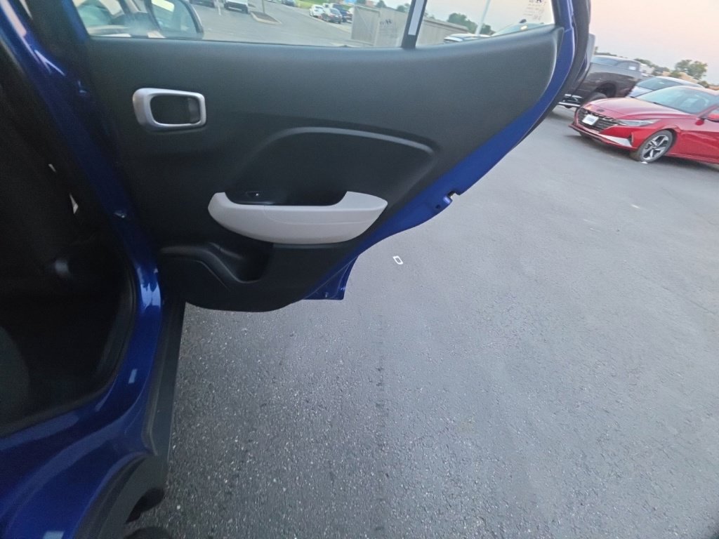 Used 2025 Hyundai Venue SEL FWD image 27