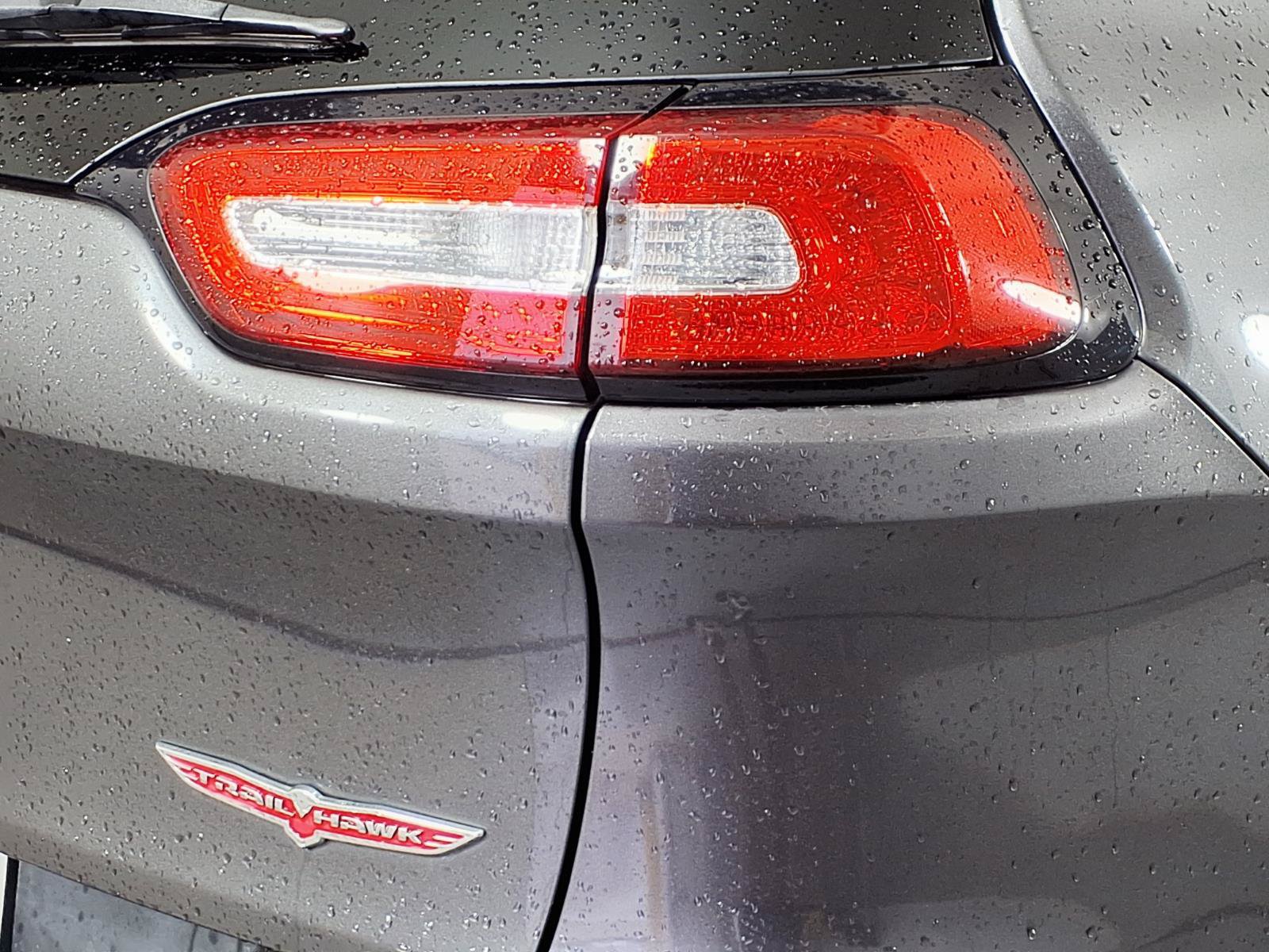 Used 2015 Jeep Cherokee Trailhawk w/ Comfort/Convenience Group AWD/4WD image 7