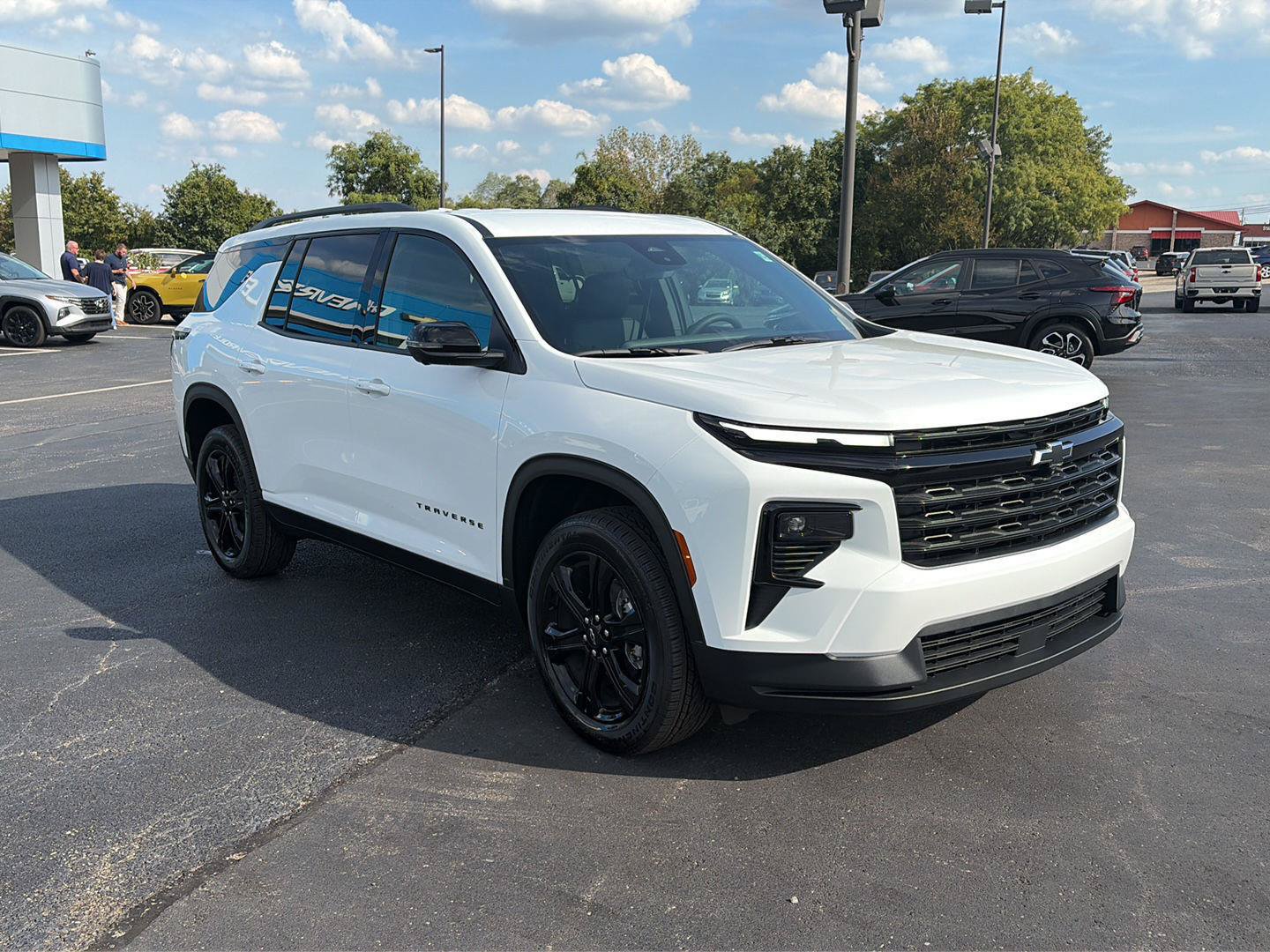 New 2027 Chevrolet Traverse LT w/ Midnight/Sport Edition AWD/4WD image 7