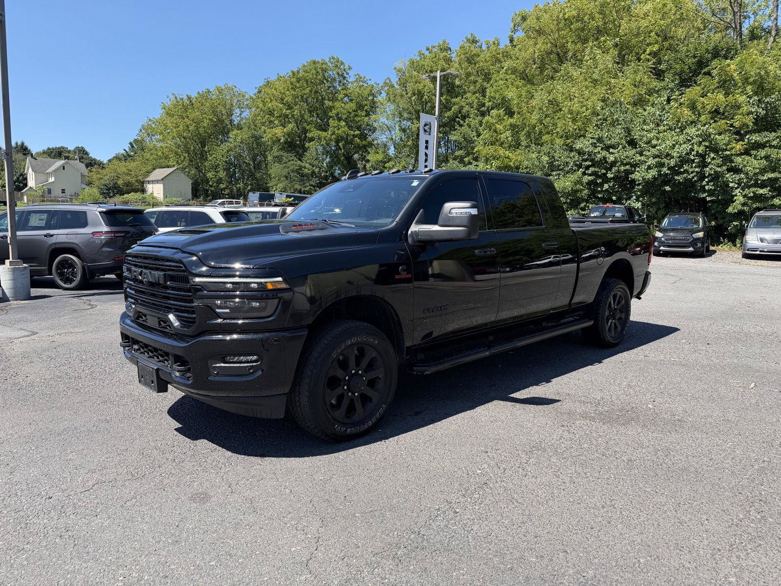 Used 2025 RAM 2500 Laramie AWD/4WD image 7