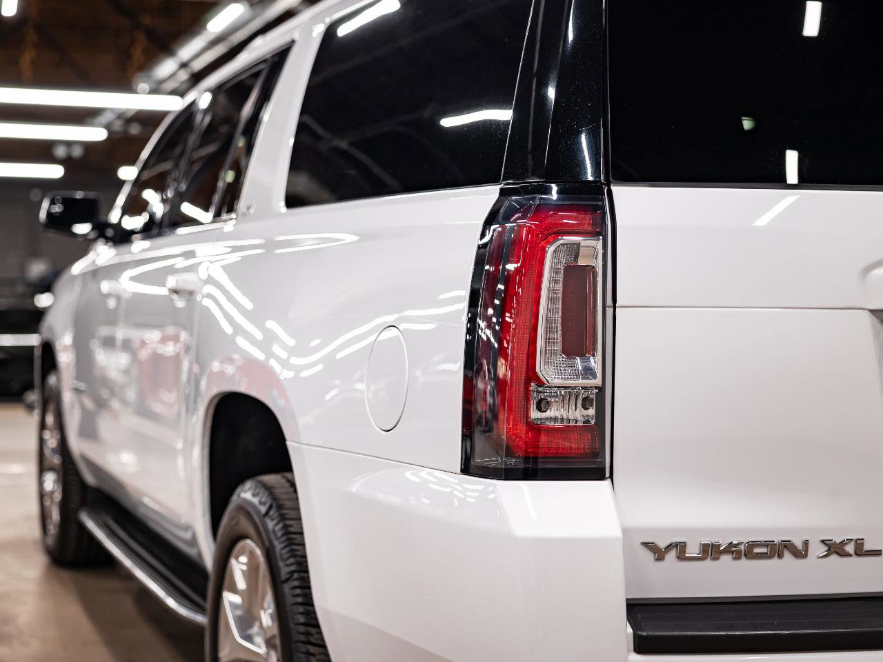 Used 2019 GMC Yukon XL SLT AWD/4WD image 36