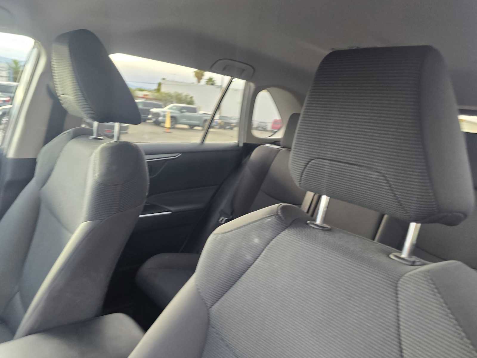 Used 2021 Toyota RAV4 LE image 23