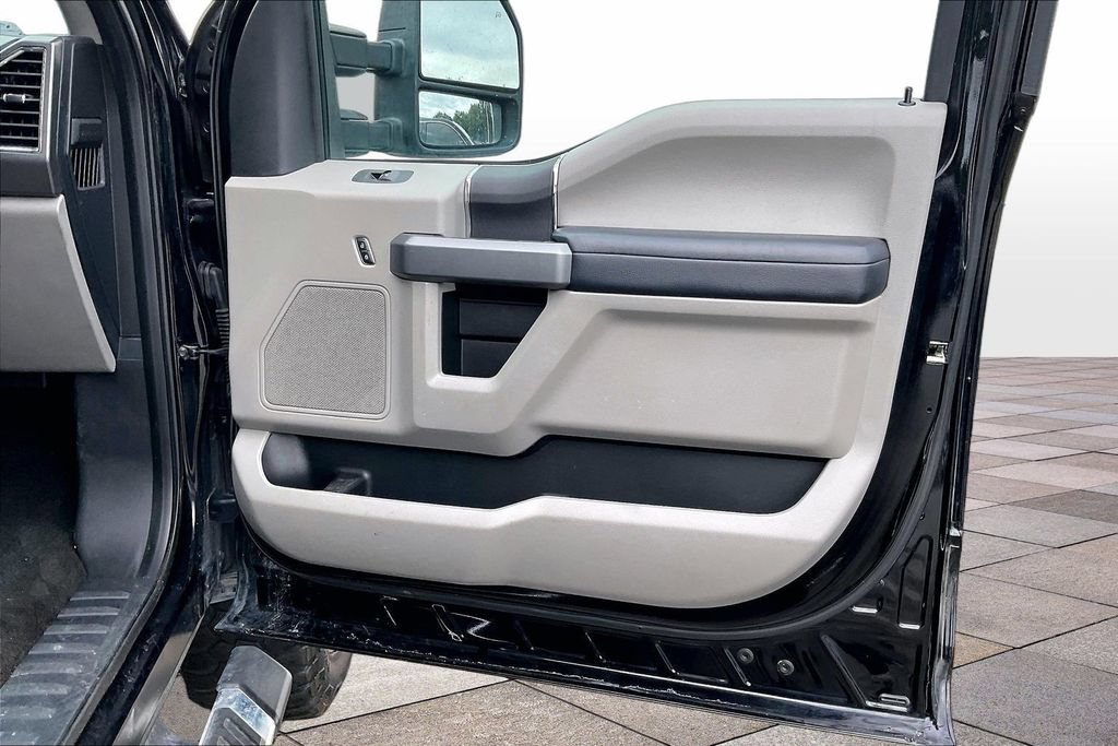 Used 2017 Ford F250 XLT AWD/4WD image 22