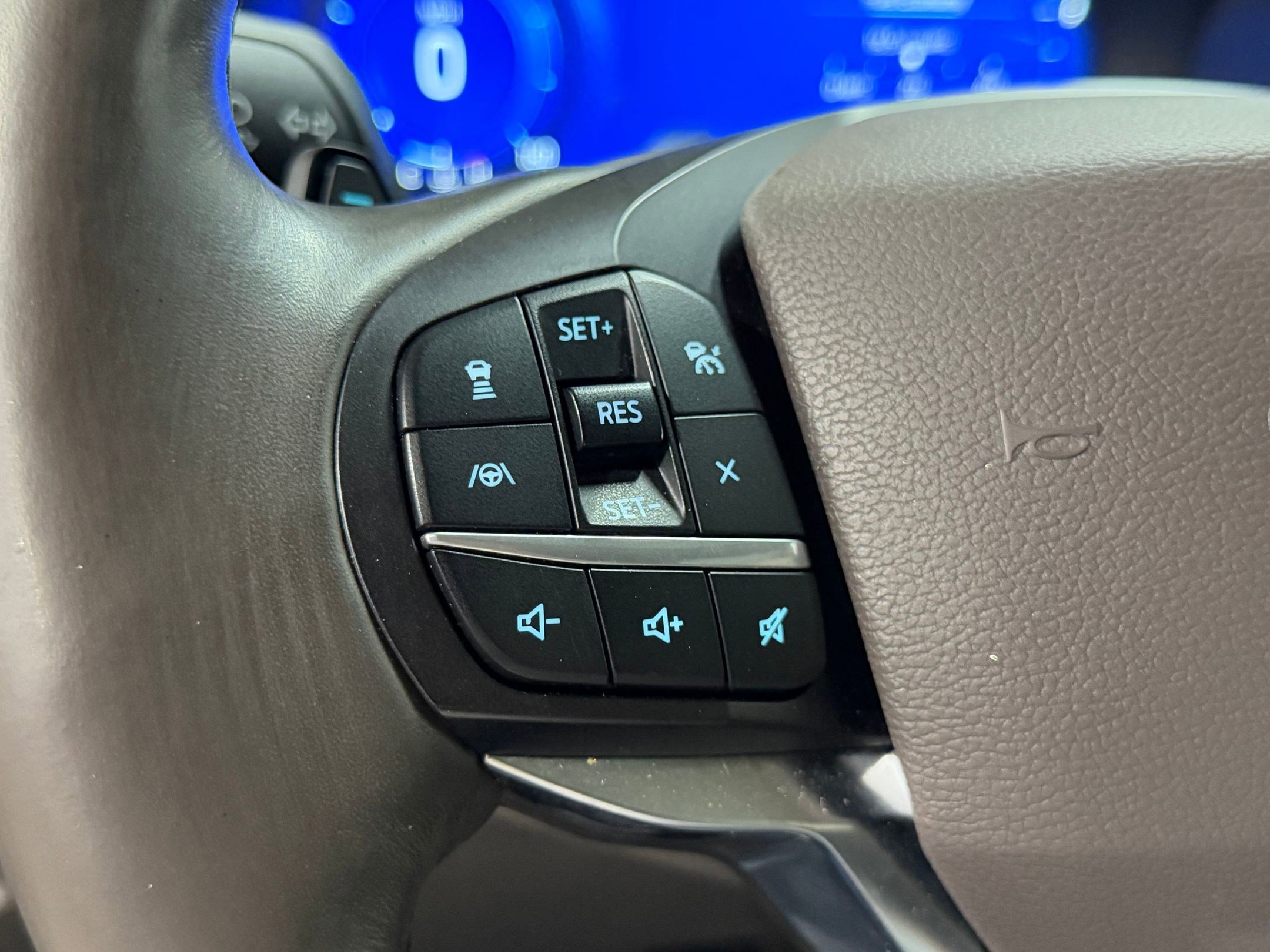 Used 2020 Ford Explorer Platinum w/ Premium Technology Package AWD/4WD image 14