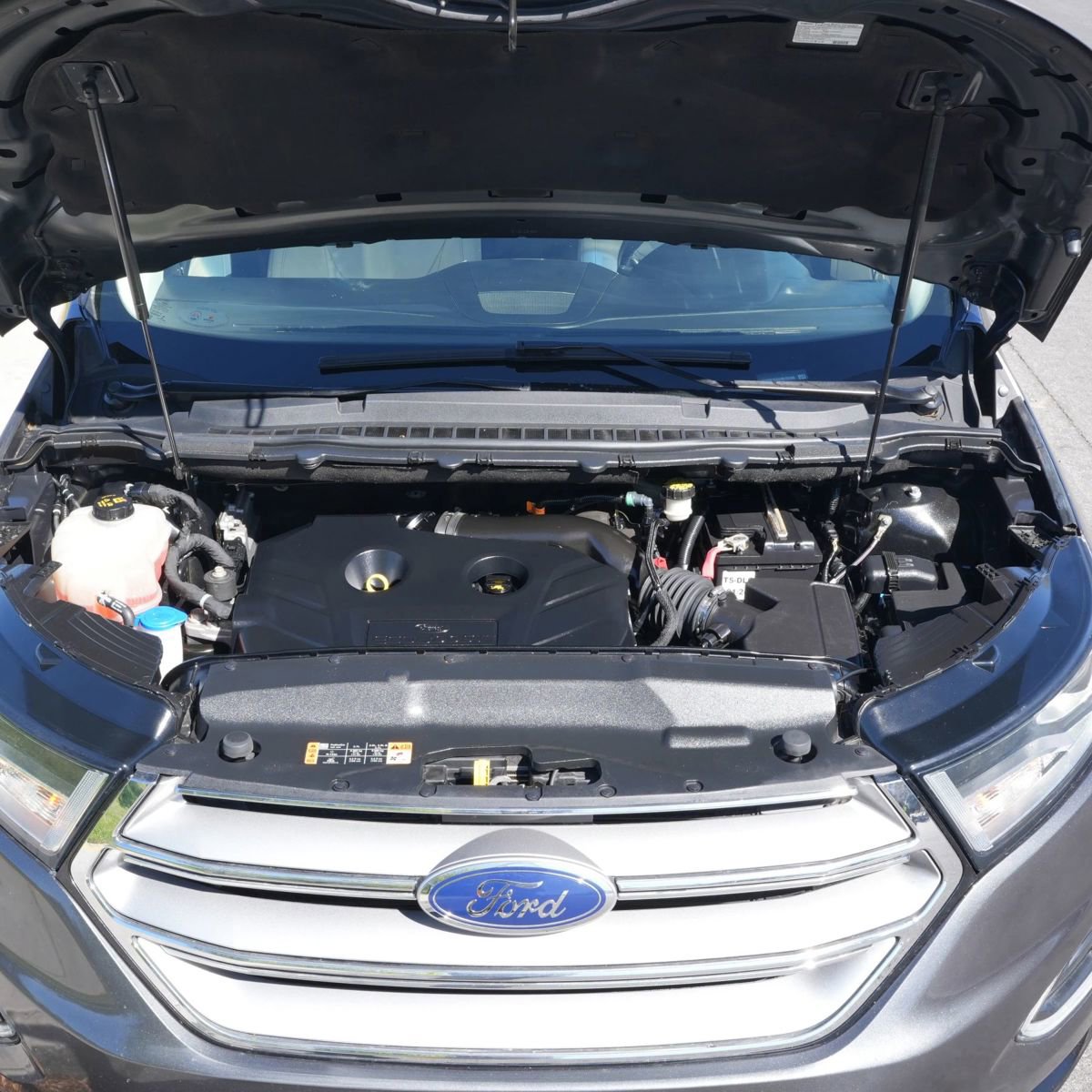 Used 2017 Ford Edge Titanium w/ Technology Package FWD image 21