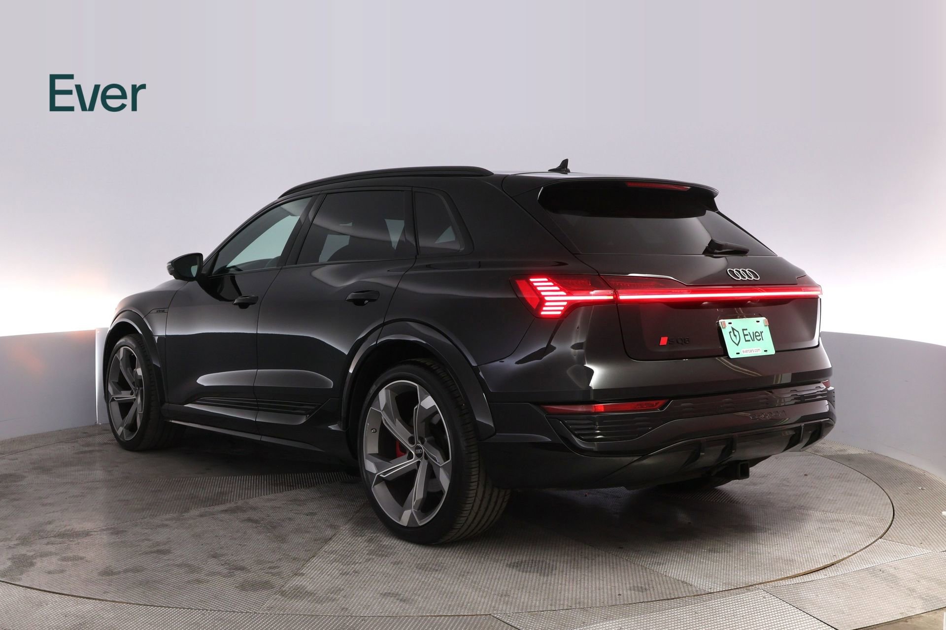 Used 2024 Audi SQ8 e-tron Premium Plus w/ Black Optic Package AWD/4WD image 17