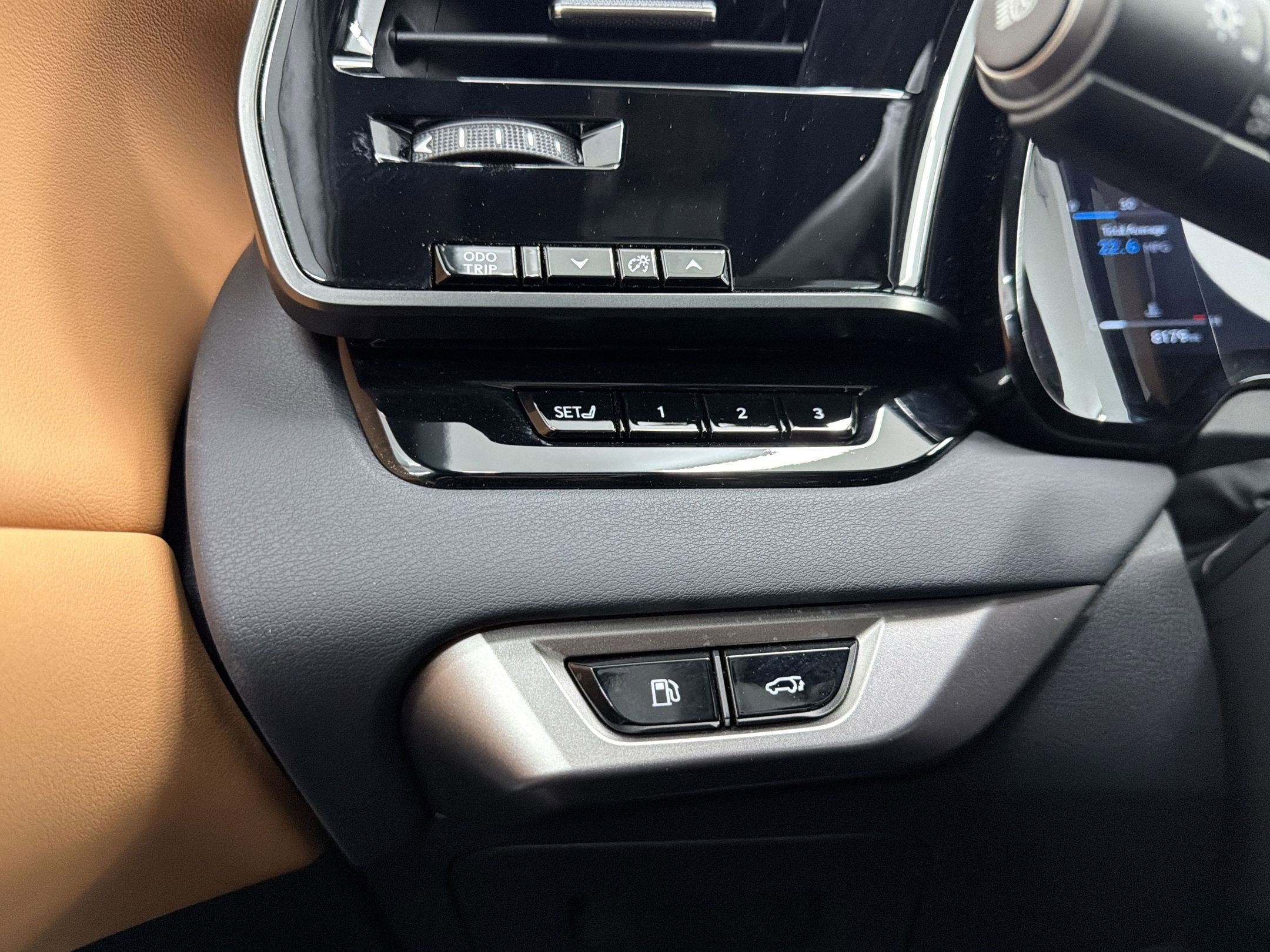 Certified 2025 Lexus RX 350 Premium w/ Accessory Package (Z1) image 19