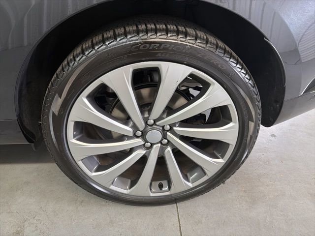 Used 2023 Land Rover Range Rover Long Wheelbase SE image 26