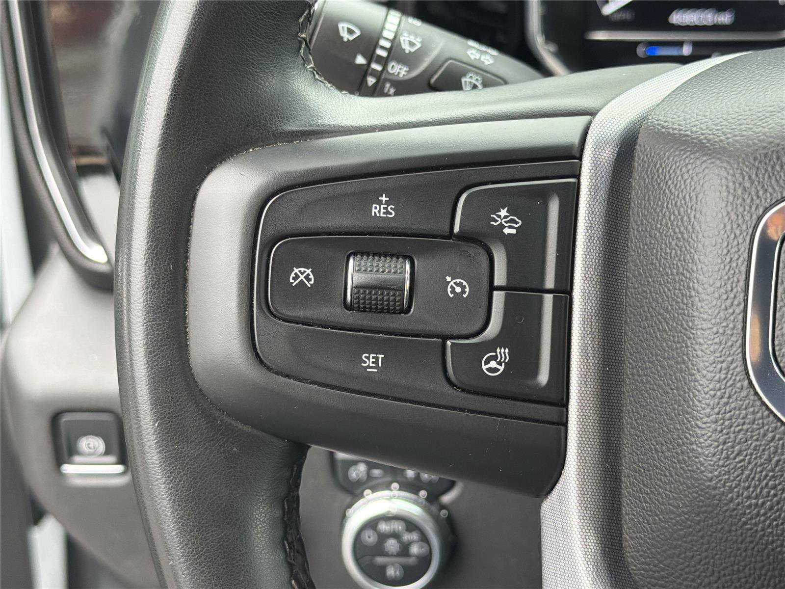 Used 2025 GMC Sierra 1500 SLT AWD/4WD image 25