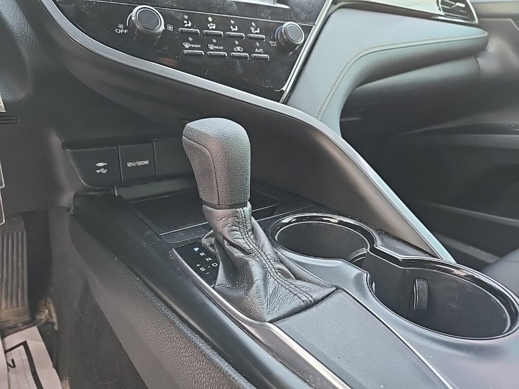 Used 2019 Toyota Camry LE image 25