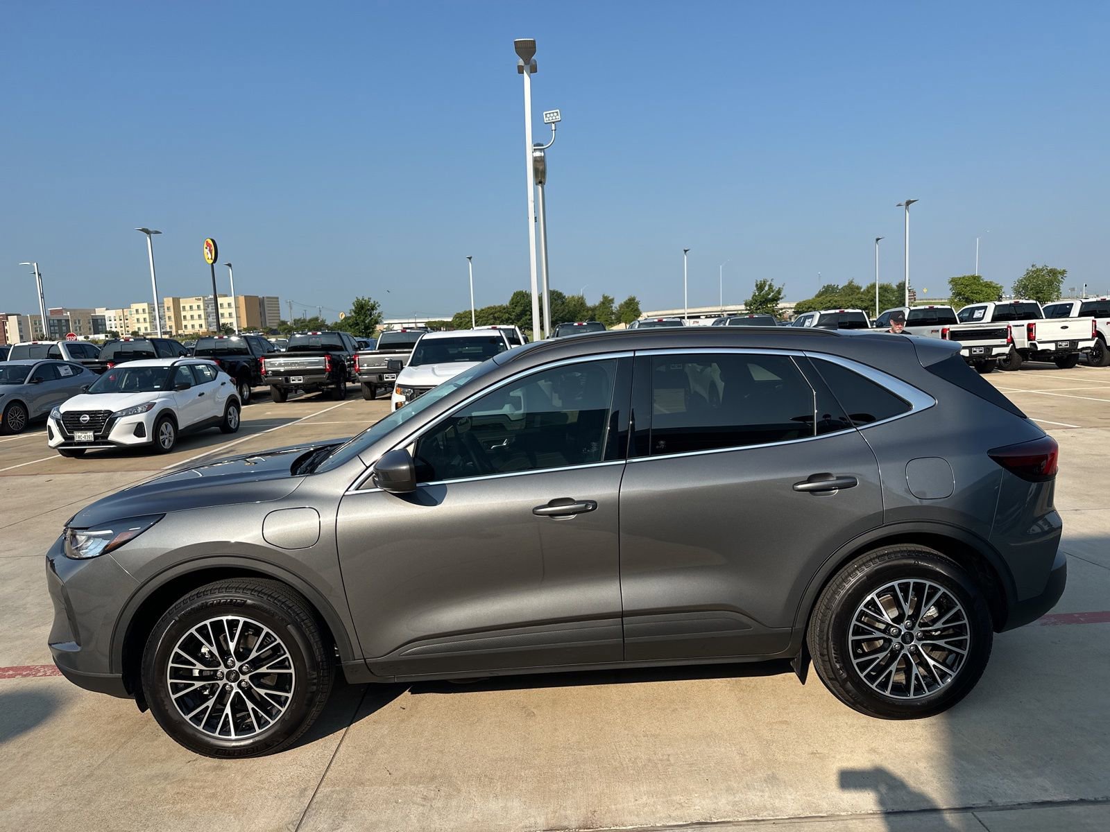 Used 2025 Ford Escape SE image 5