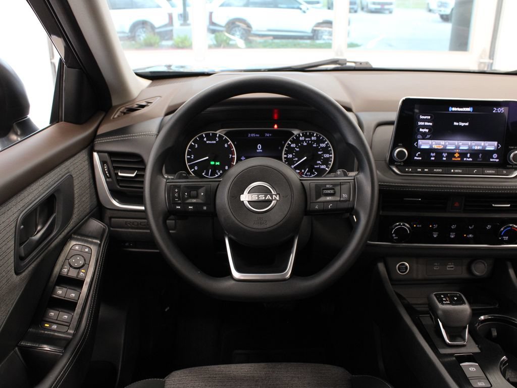 Used 2023 Nissan Rogue SV w/ SV Premium B Package FWD image 17