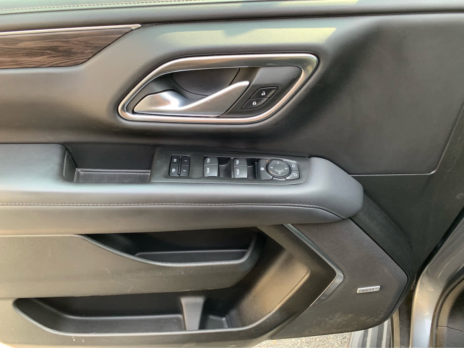 Used 2022 Chevrolet Suburban LT AWD/4WD image 13