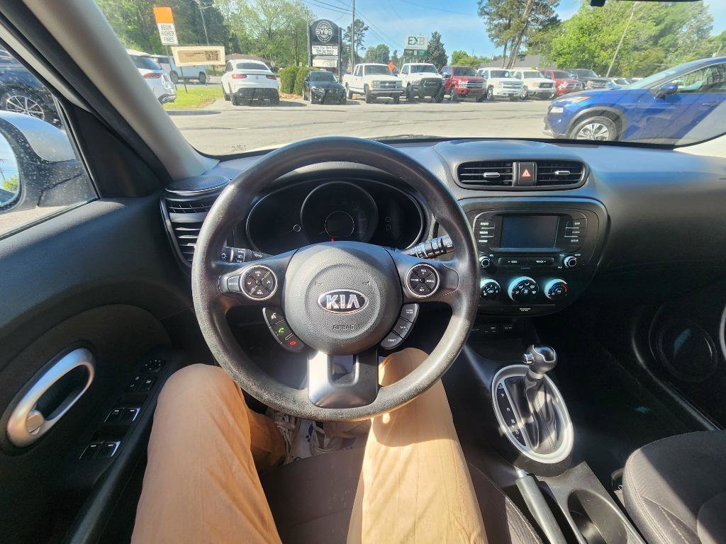 Used 2019 Kia Soul FWD image 16