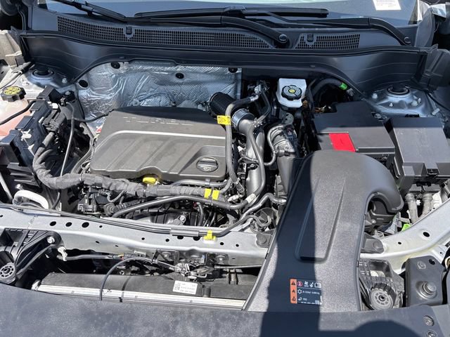 Used 2025 Chevrolet Trax LT FWD image 28