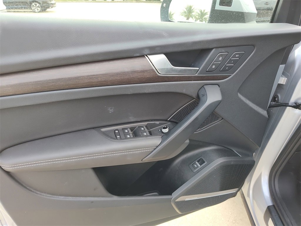 Certified 2025 Audi Q5 2.0T Premium Plus w/ Premium Plus Package image 22