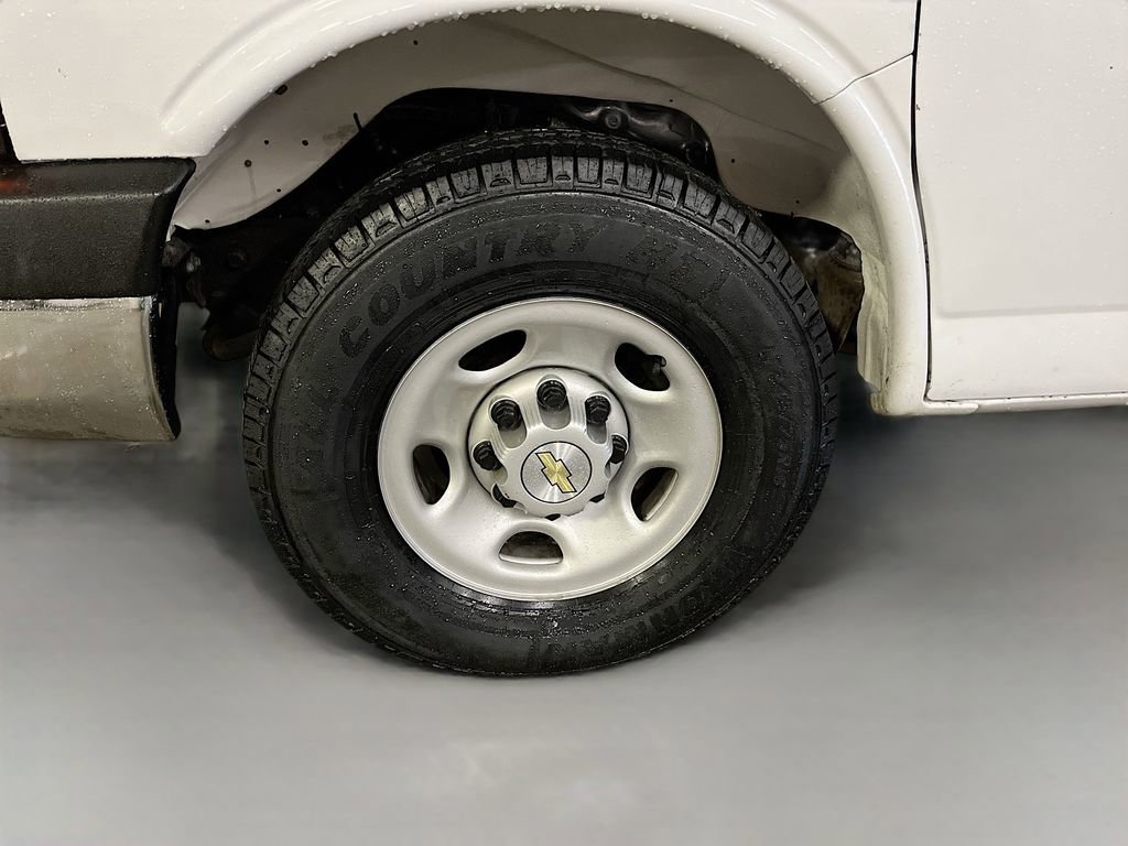 Used 2024 Chevrolet Express 2500 w/ Driver Convenience Package image 28