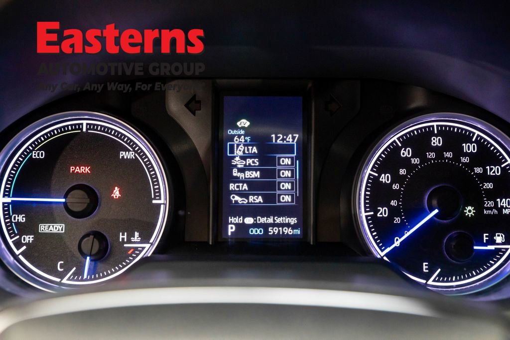 Used 2022 Toyota Venza LE image 17