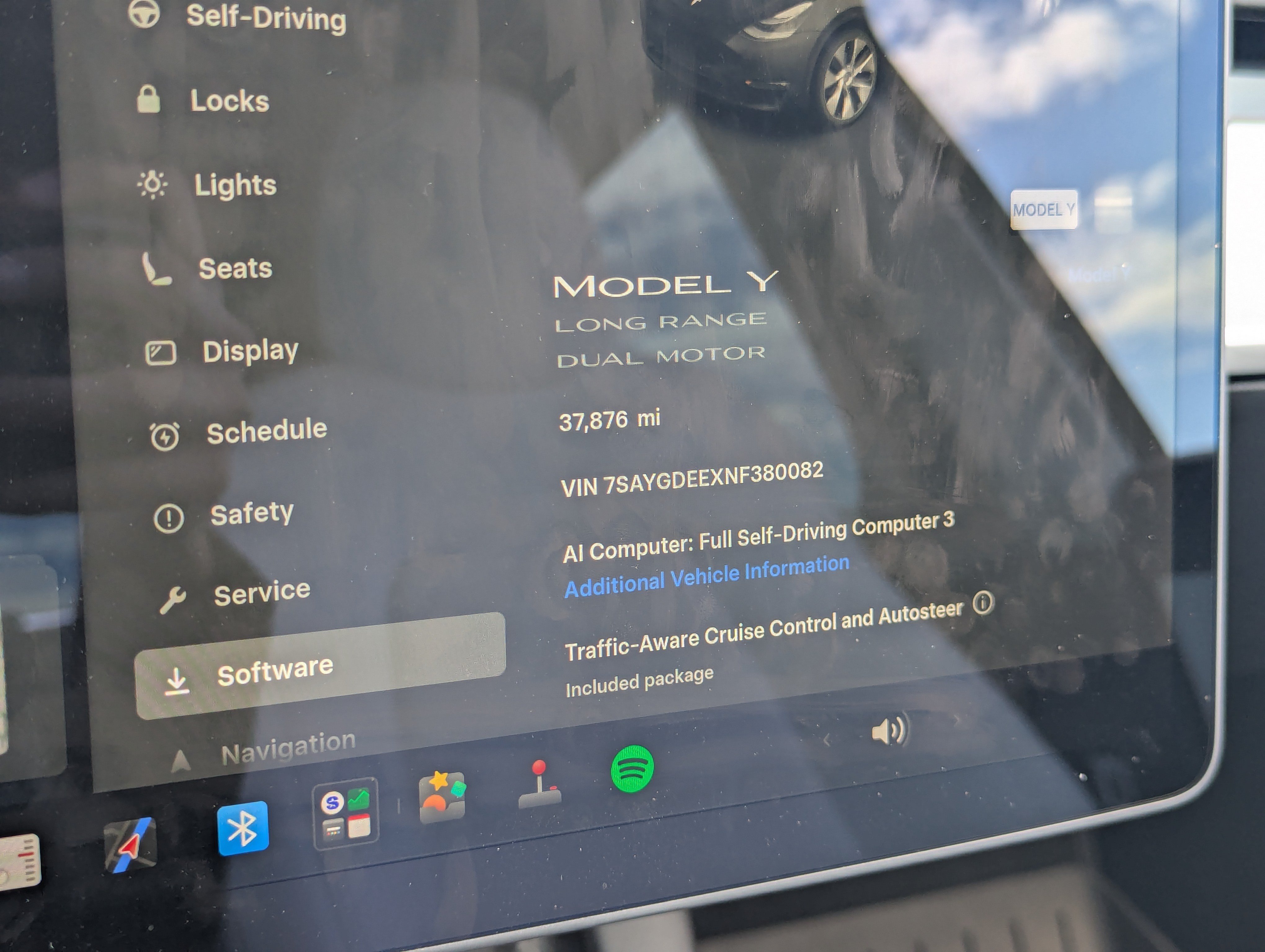 Used 2022 Tesla Model Y Long Range AWD/4WD image 27