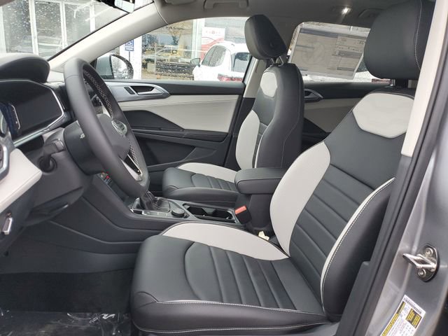 New 2026 Volkswagen Taos SEL image 15