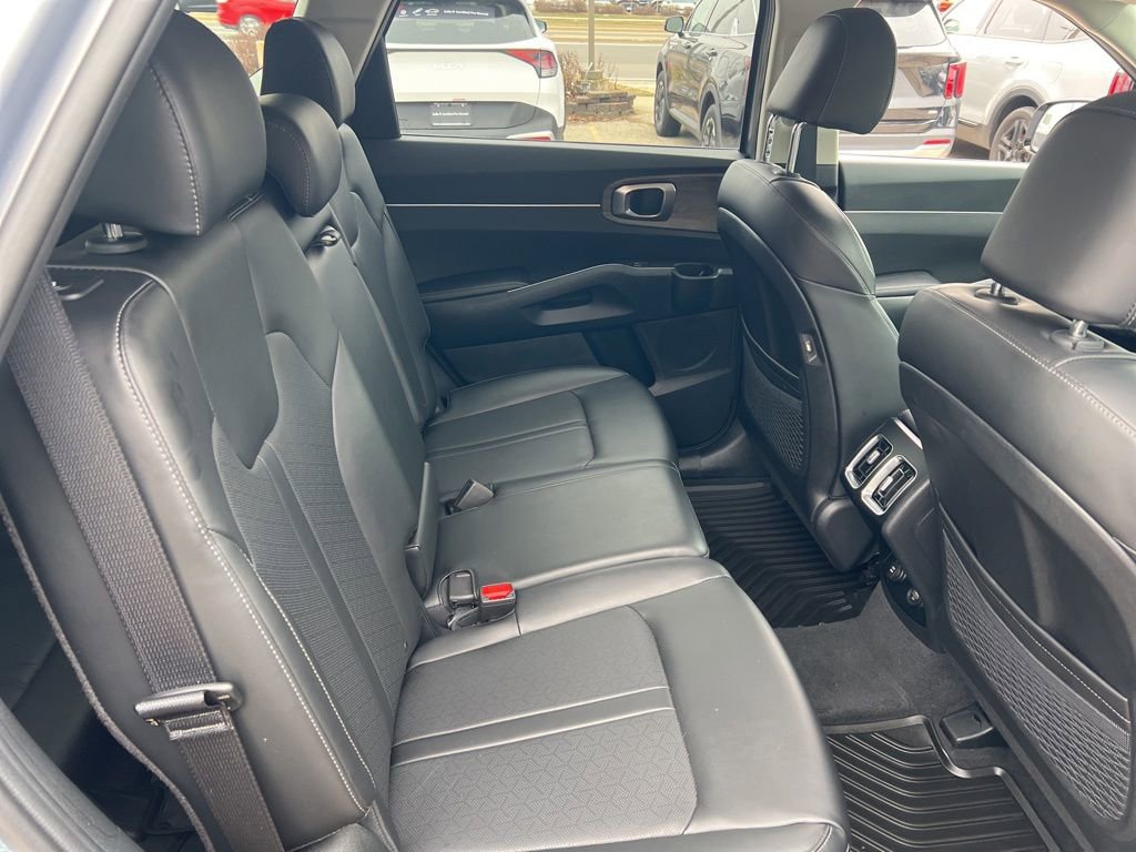 Certified 2023 Kia Sorento S image 13