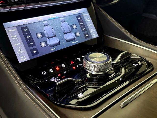 Used 2022 Jeep Grand Wagoneer Series II w/ Convenience Group III image 19