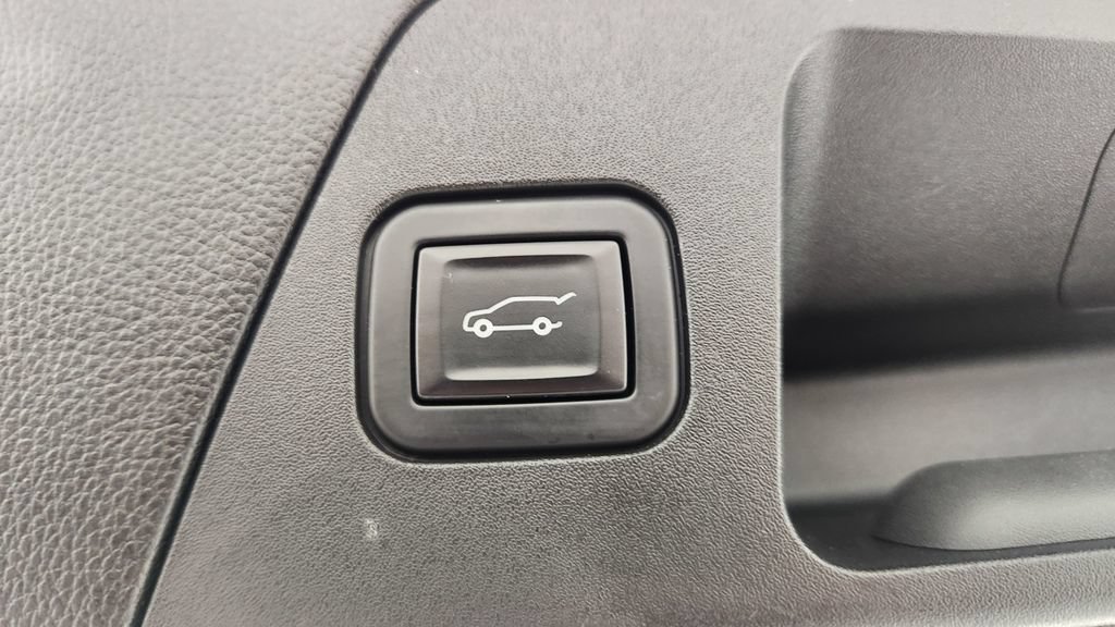 Used 2020 Buick Envision Premium w/ Driver Confidence Package AWD/4WD image 18