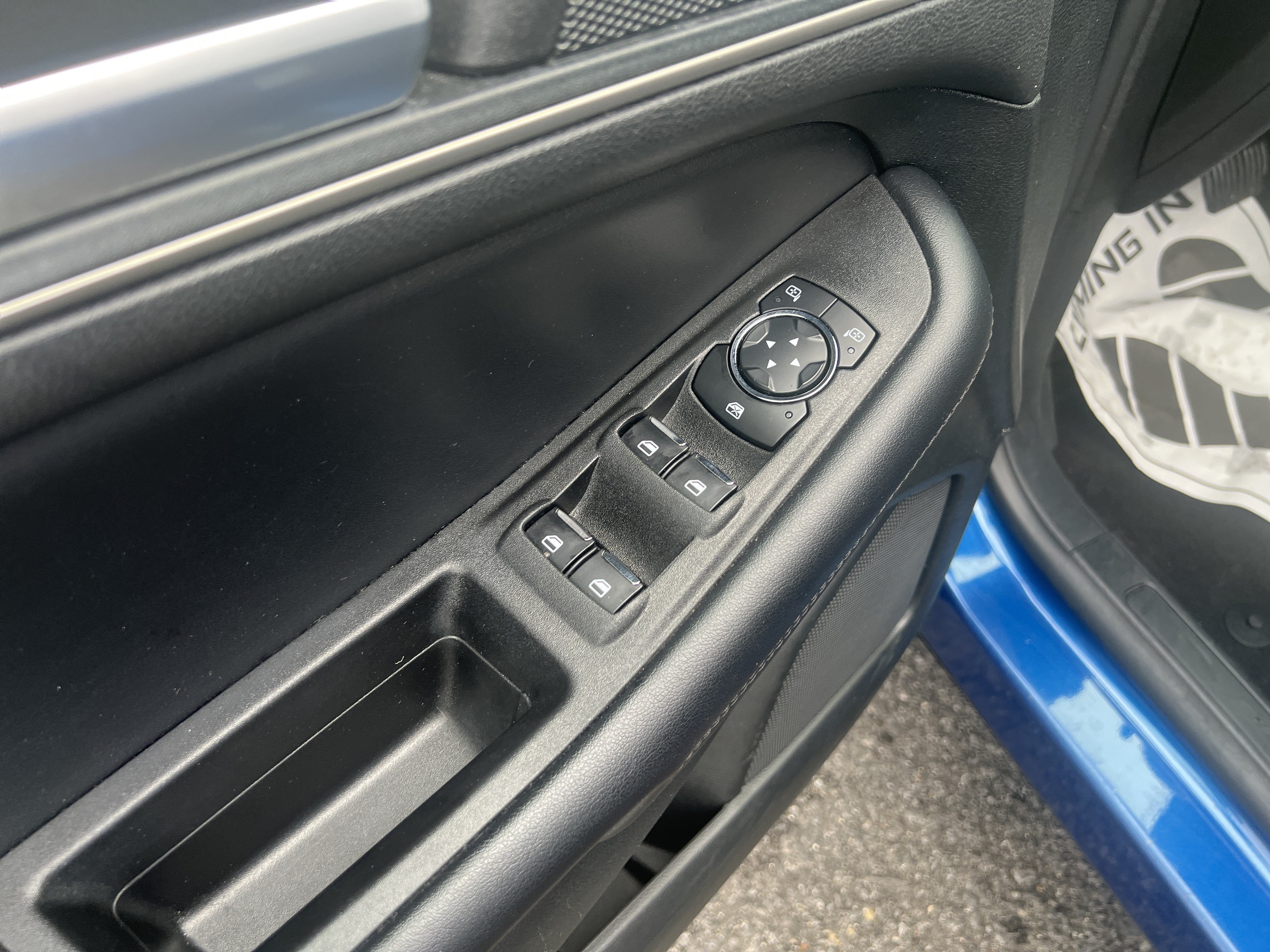 Used 2024 Ford Edge SEL AWD/4WD image 16