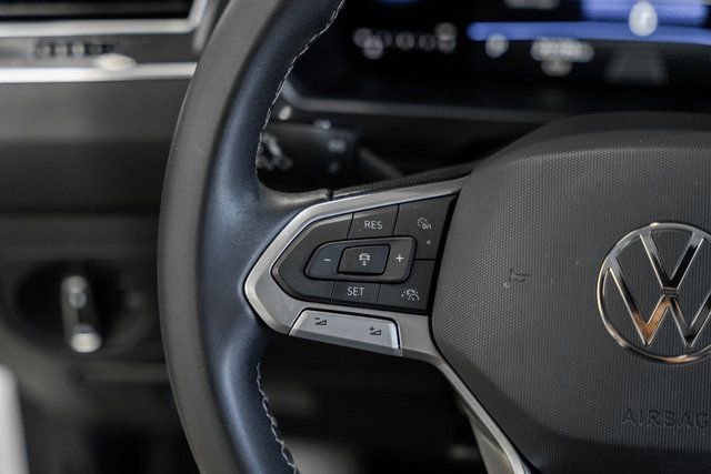 Used 2022 Volkswagen Tiguan SE w/ Panoramic Sunroof Package image 27