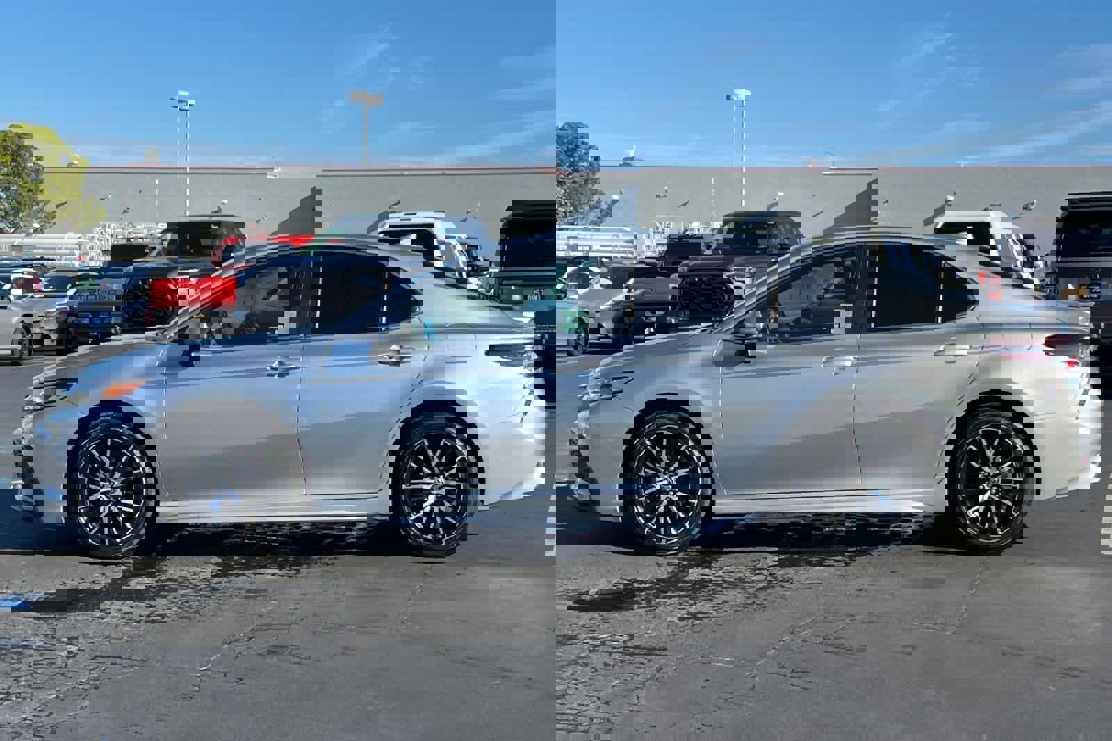 Certified 2022 Toyota Camry SE image 9