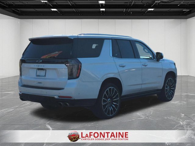 Used 2025 Chevrolet Tahoe High Country AWD/4WD image 5