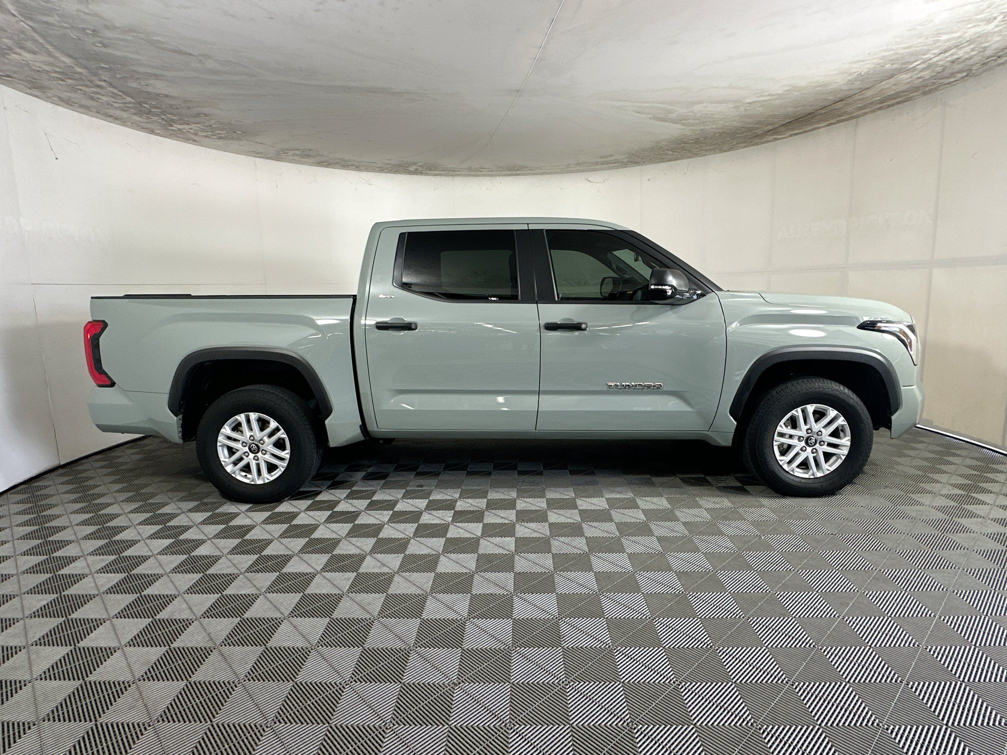 Used 2025 Toyota Tundra SR5 w/ SR5 Convenience Package AWD/4WD image 2