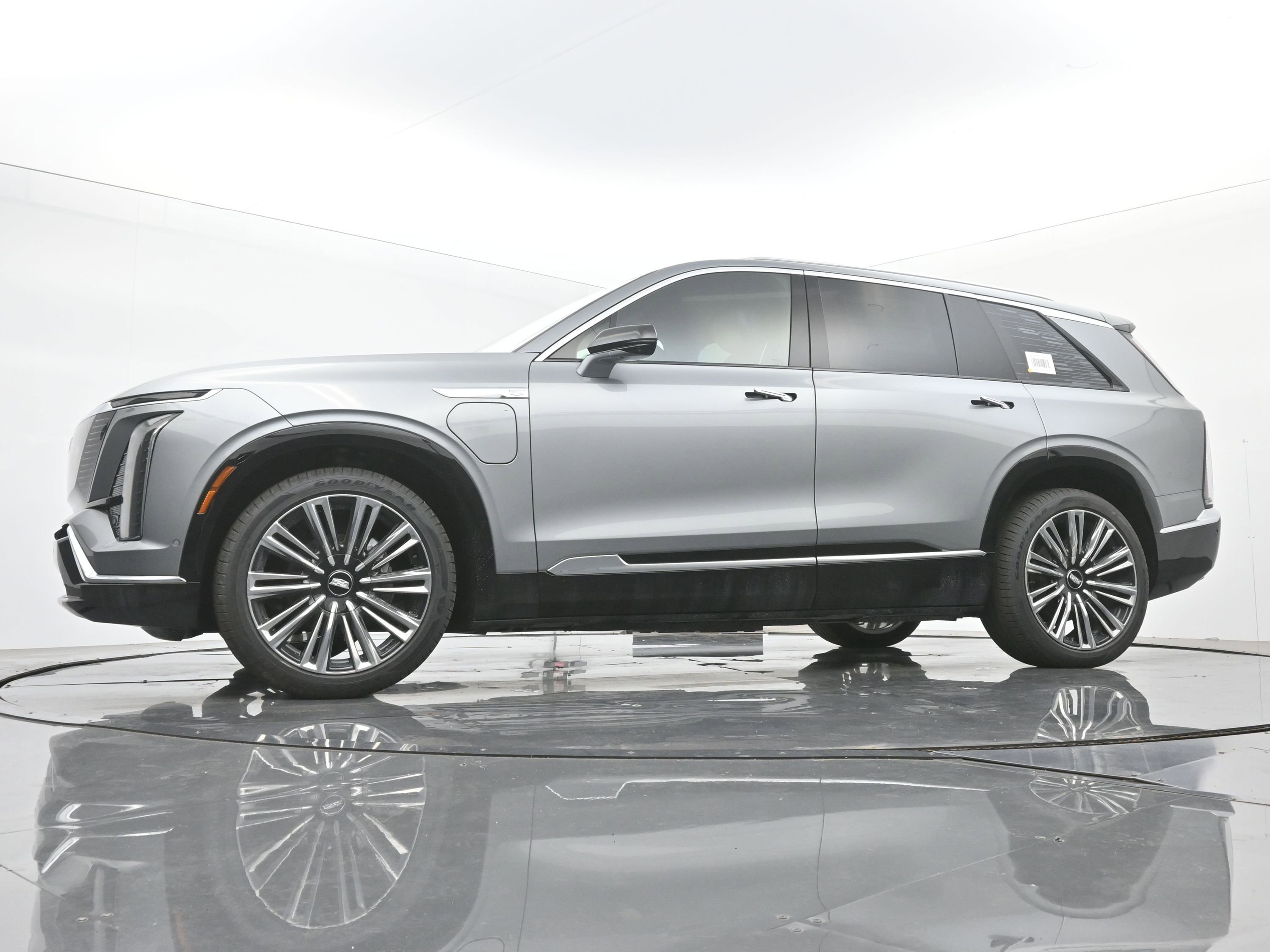 New 2026 Cadillac Vistiq Premium Luxury w/ LPO, Floor Liner Package image 16