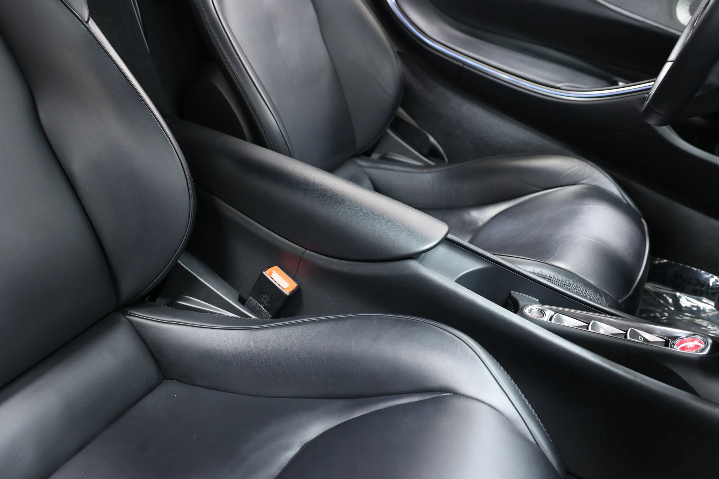 Used 2023 McLaren Artura RWD image 71