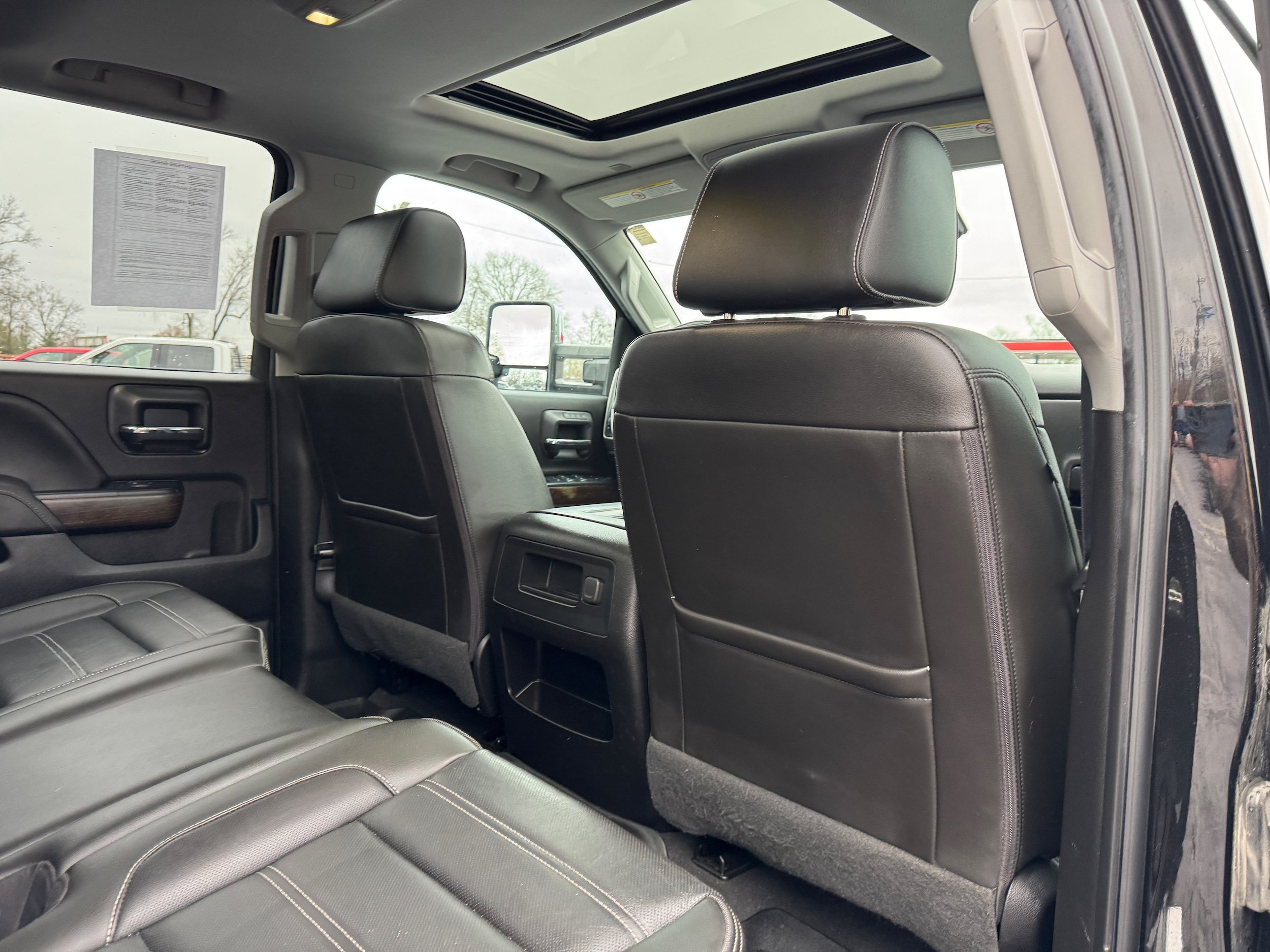 Used 2019 GMC Sierra 2500 Denali w/ Duramax Plus Package AWD/4WD image 15