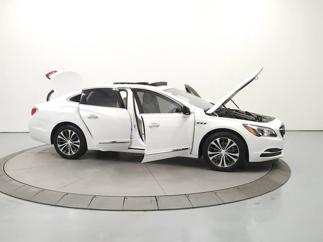 Used 2018 Buick LaCrosse Essence w/ Sun and Shade Package FWD image 17