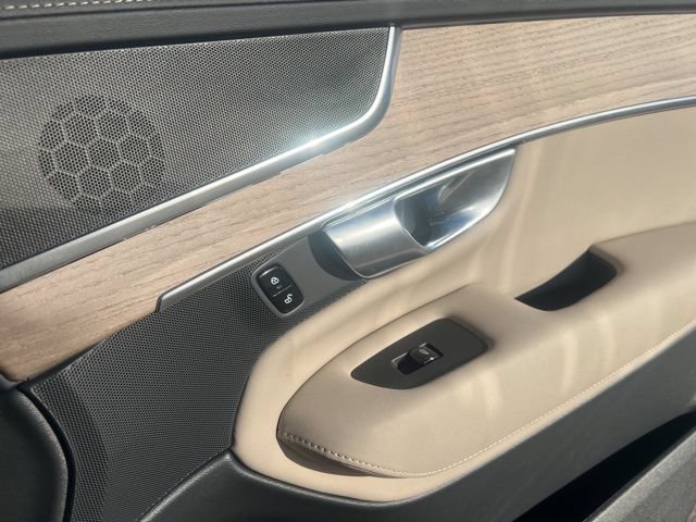 New 2026 Volvo XC90 B6 Core AWD/4WD image 32