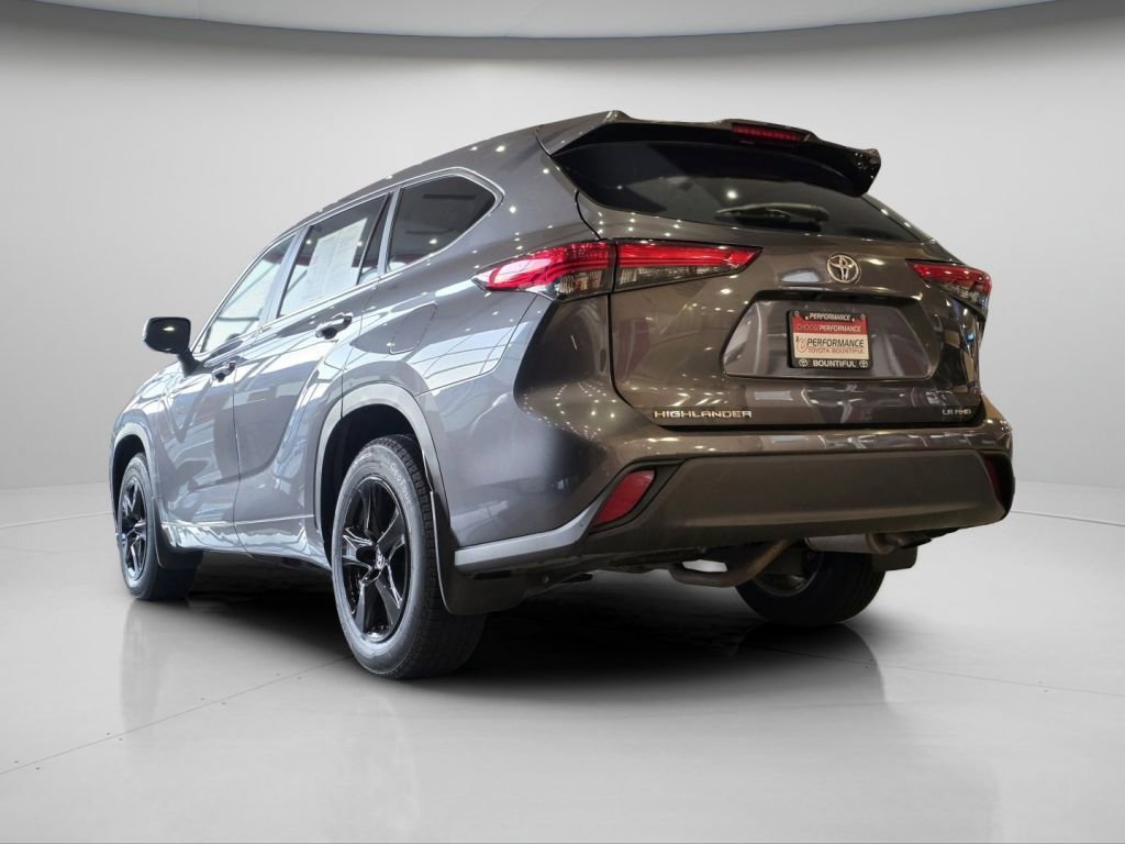 Used 2023 Toyota Highlander LE image 15