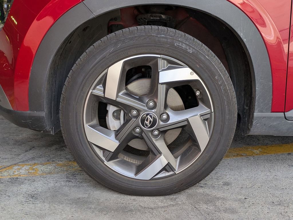 Used 2025 Hyundai Venue SEL FWD image 30