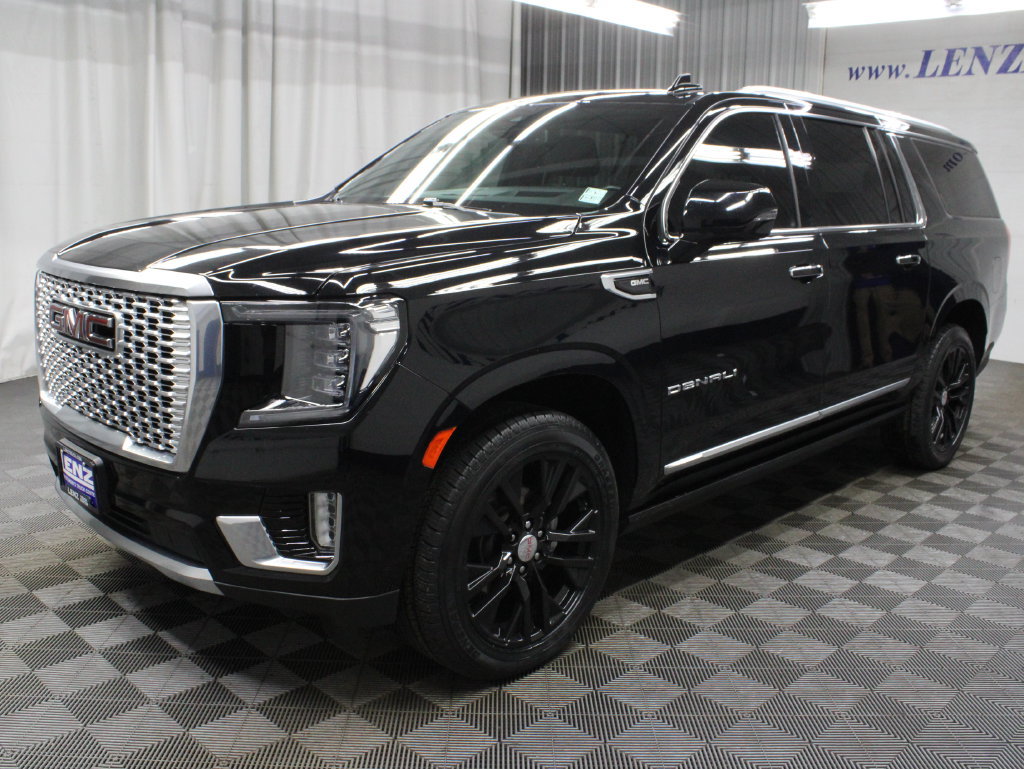 Used 2023 GMC Yukon XL Denali AWD/4WD image 9