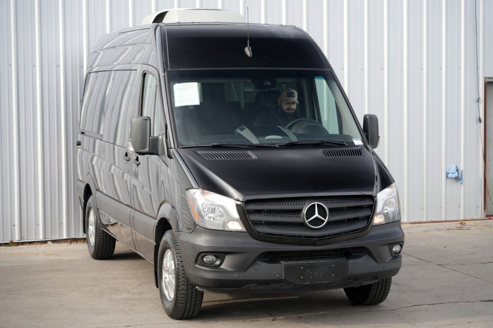 Used 2018 Mercedes-Benz Sprinter 2500 image 42