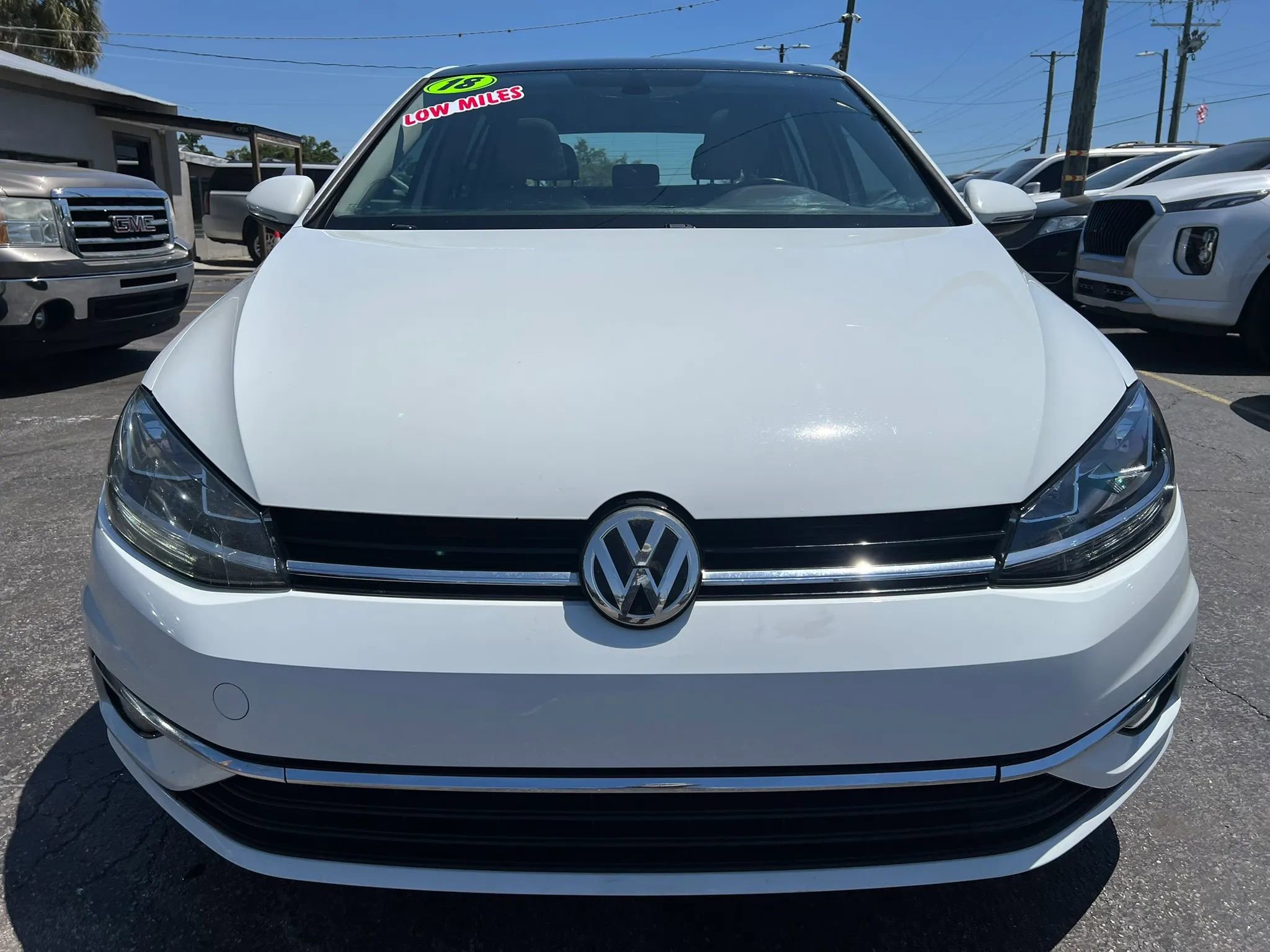 Used 2018 Volkswagen Golf SE image 3