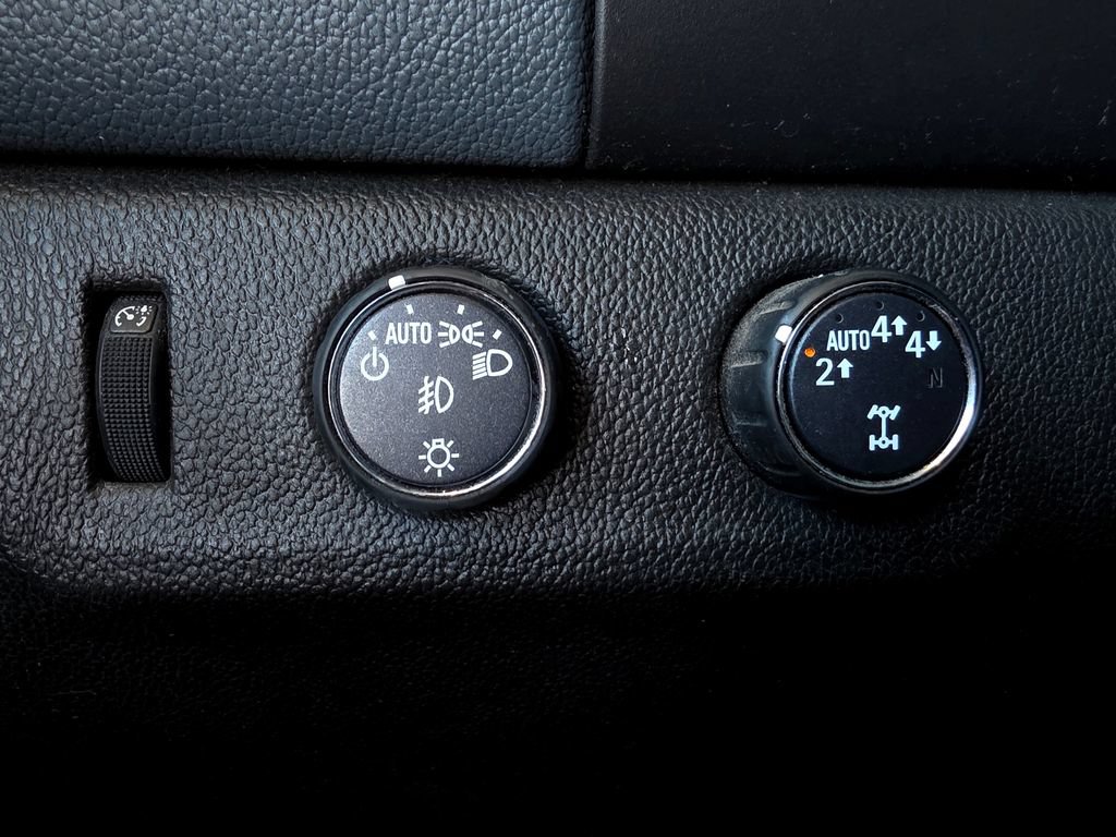 Used 2020 Chevrolet Colorado Z71 AWD/4WD image 24