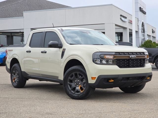 Used 2024 Ford Maverick Tremor w/ Tremor Off-Road Package image 2